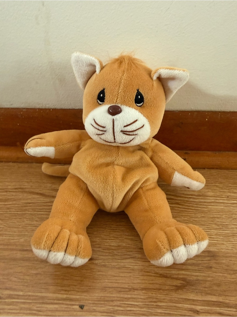 Enesco Precious Moments Tender Tails Beige Cat Plush 1998 Vintage 8” Stuffed